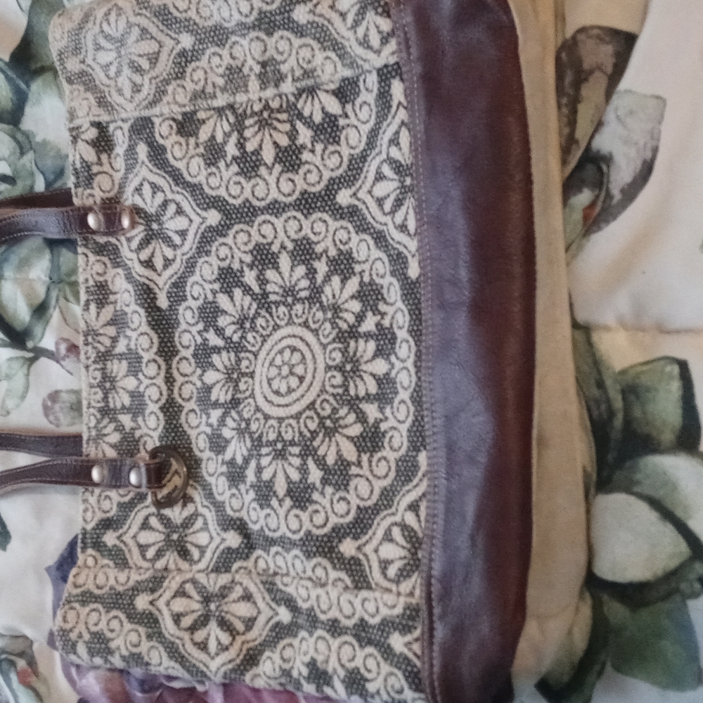 Myra Bag